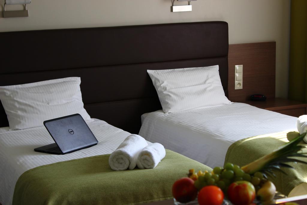 Hotel Pod Debem Tarnów Habitación foto