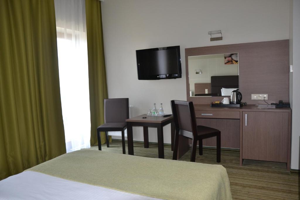 Hotel Pod Debem Tarnów Habitación foto