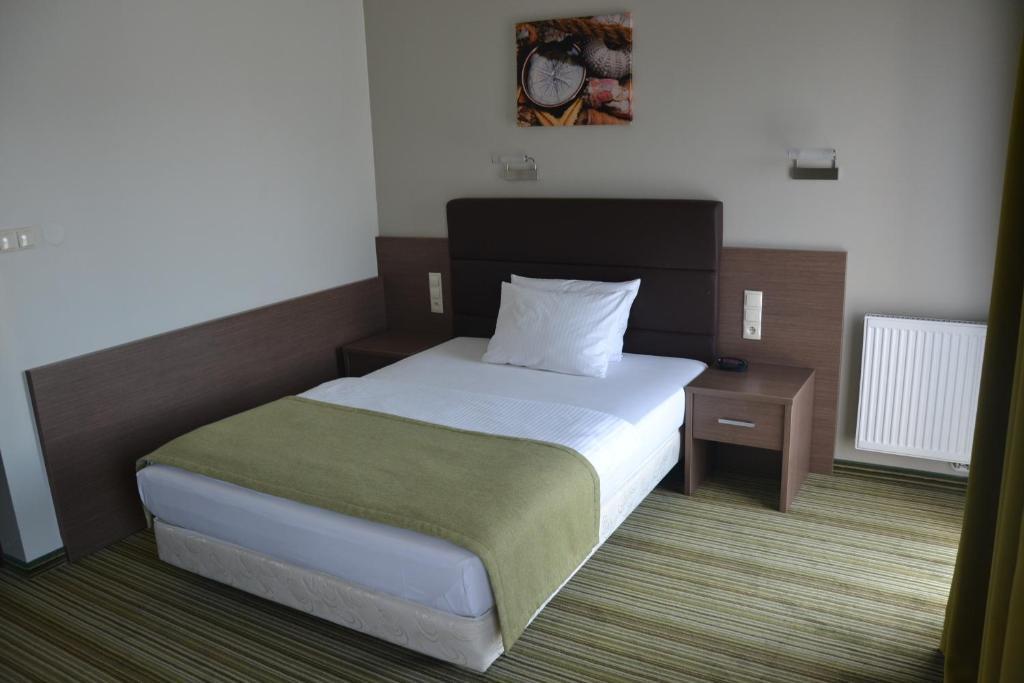 Hotel Pod Debem Tarnów Habitación foto