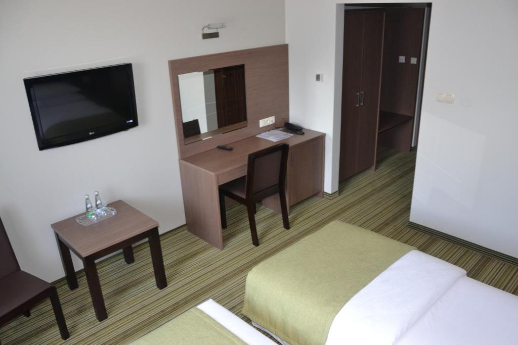 Hotel Pod Debem Tarnów Habitación foto